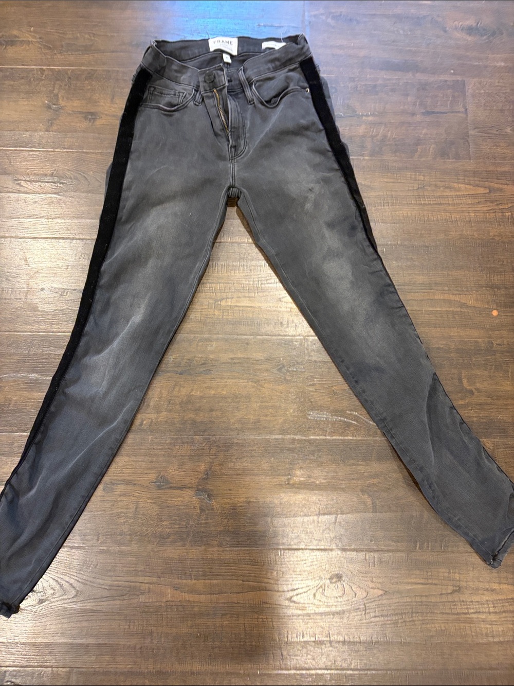 FRAME Denim Charcoal Gray Le Skinny de Jeanne Jeans